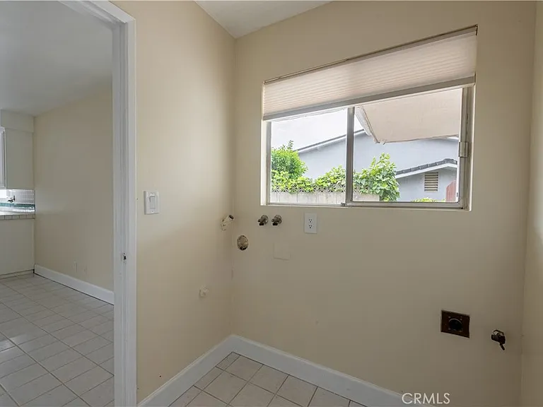 24221 Hatteras St — Photo 22