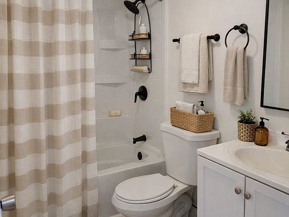 5th image of 201 York St #1