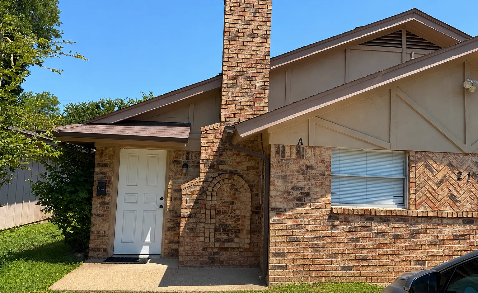 2 bed, 1860 sqft, $1,400 — Photo 2