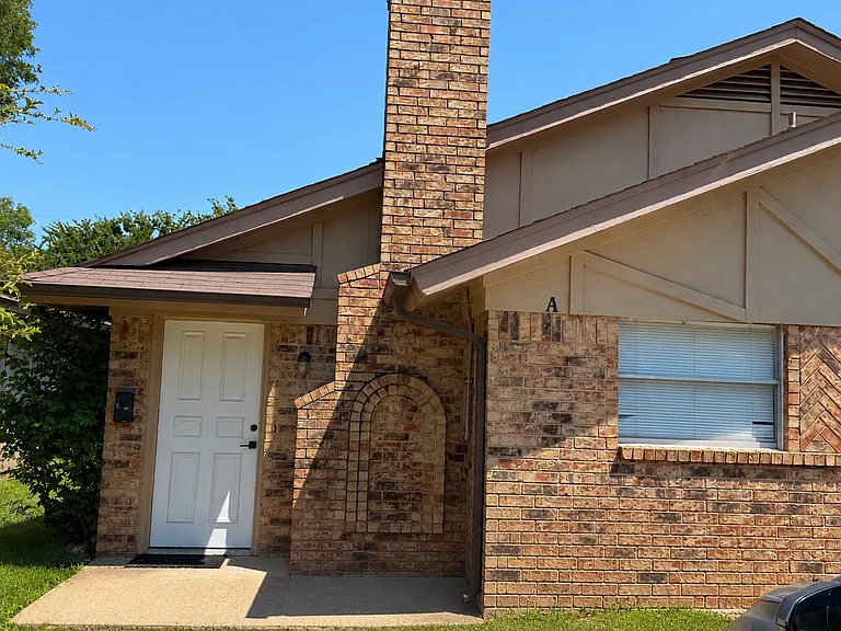 211 Maple St #A — Photo 2