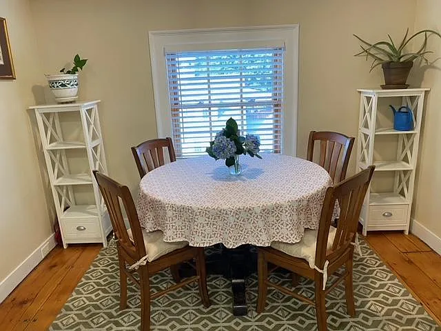 3 bed, 2217 sqft, $3,900 — Photo 2