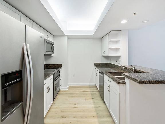 2nd image of 13700 Marina Pointe Dr Unit 422