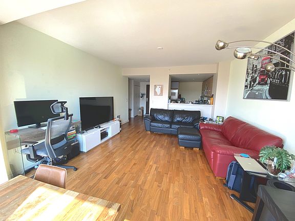 5th image of 555 4th St Unit 709-1