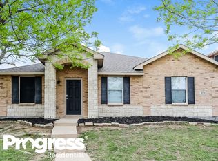 1236 Yukon Dr, Glenn Heights, TX 75154