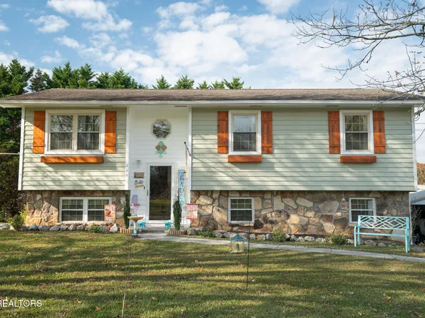 449 Water Oak Dr, Seymour, TN 37865