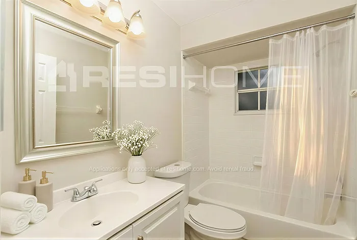 1837 Cleveland St NE — Photo 11