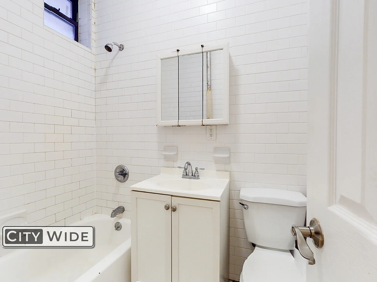 228 East 36th Street — Photo 4