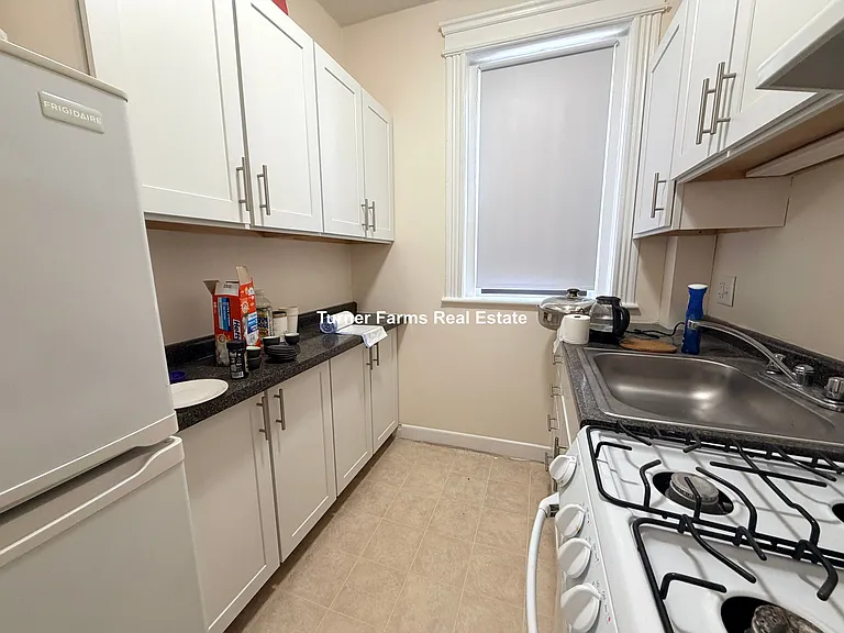 1160 Commonwealth Ave — Photo 4