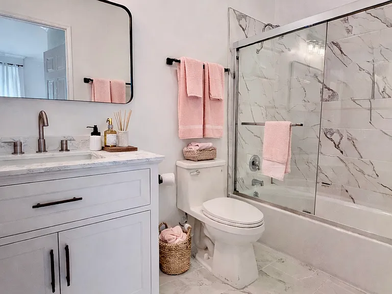 Detroit Luxe Apartments — Photo 6