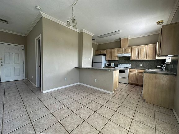 5th image of 15341 Cruiser St APT A