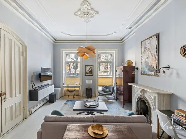 210 President St APT 1F, Brooklyn, NY 11231