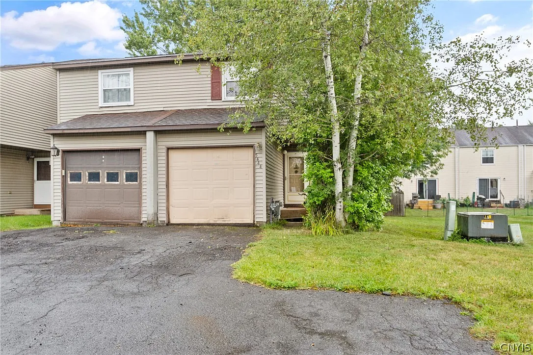 2 bed, 1.5 bath, 996 sqft, $1,800 — Photo 2