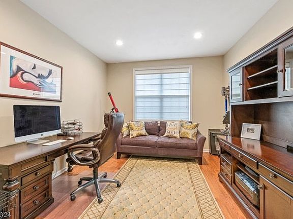 3rd image of 17 Lamerson Cir