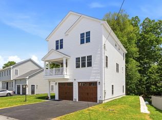 36 Colonial Rd, Webster, MA 01570