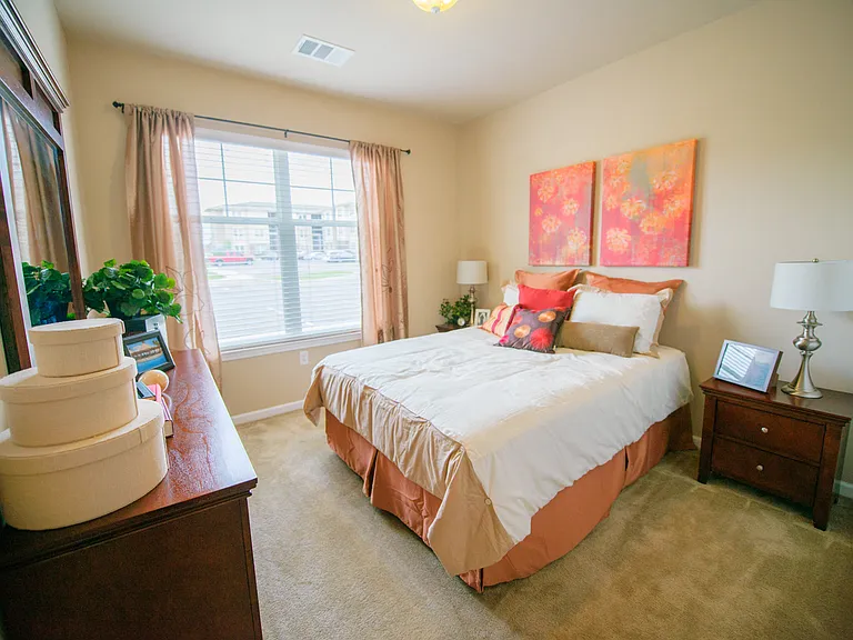 East Village at Avondale Meadows Apartments — Photo 4