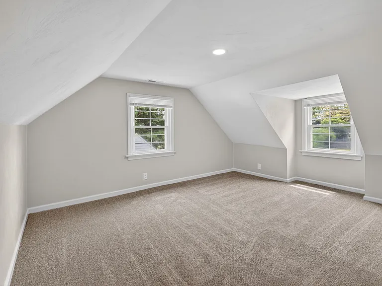 816 Martin Ave — Photo 17