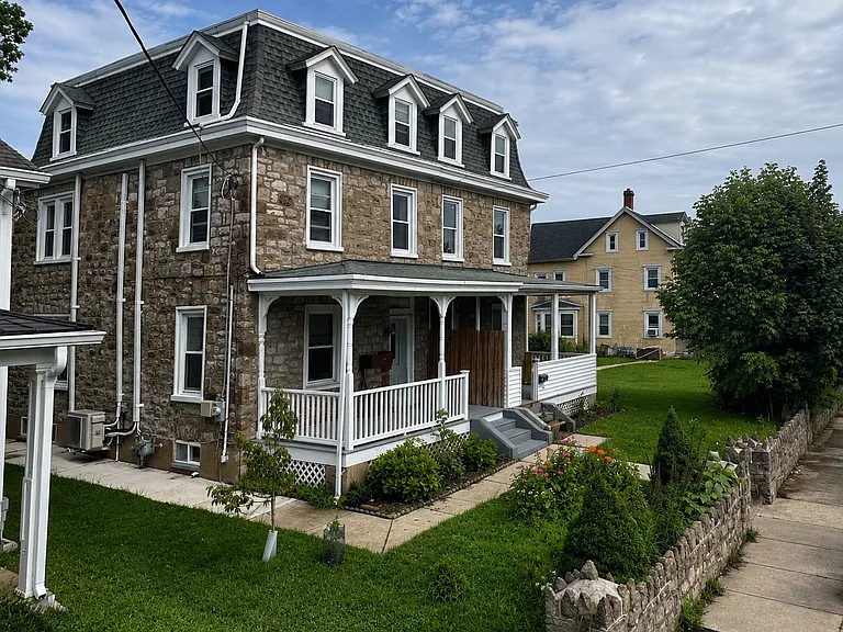 37 N Spring Garden St — Photo 1