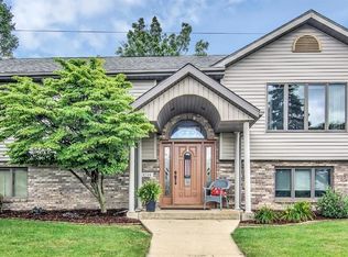 8504 Wheeler Pl, Crown Point, IN 46307