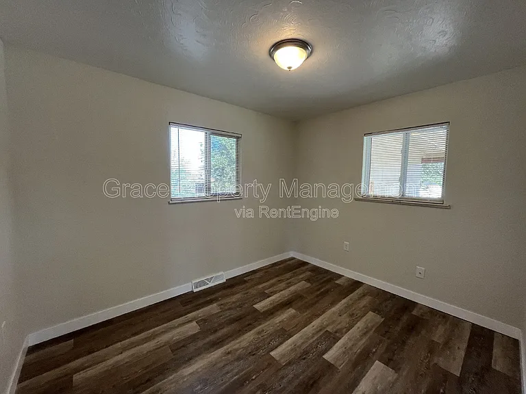 543 S 1st Way — Photo 8