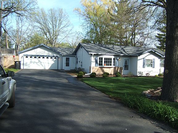 2nd image of 26225 N Oak Ave