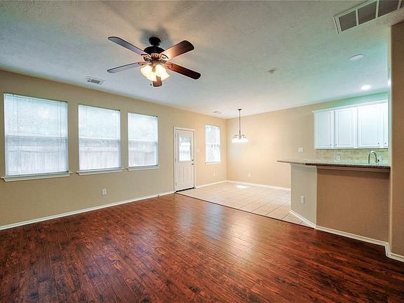 5th image of 234 W Stedhill Loop