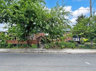 2 Criscoe St W, Toronto, ON M6N 3Y9