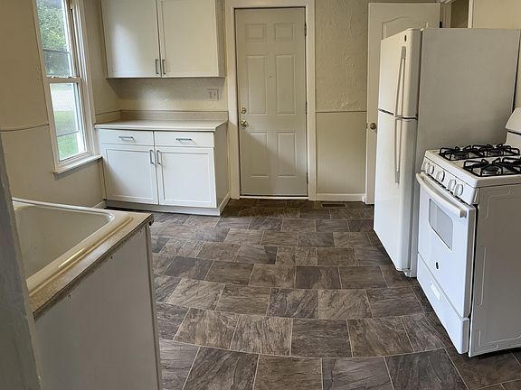 5th image of 1017 Quarry Ave NW