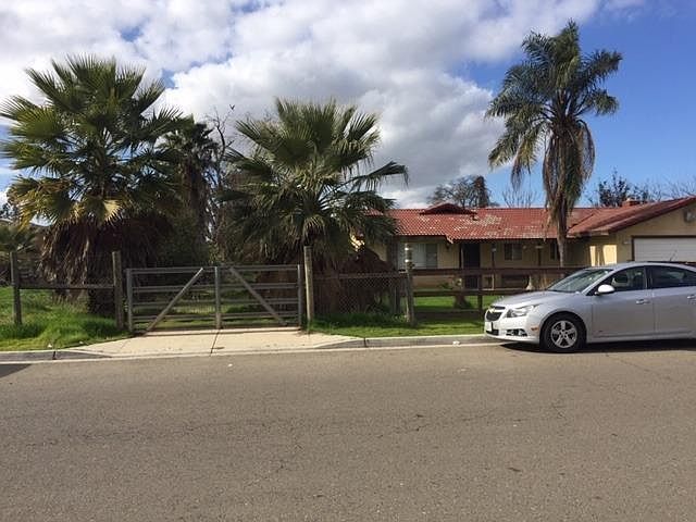 2nd image of 550 S Lind Ave