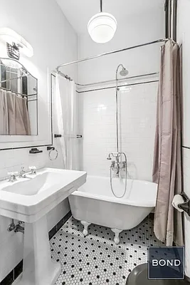 Rented by Bond New York | media 8