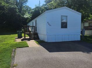 896 High View Dr, Fenton, MO 63026