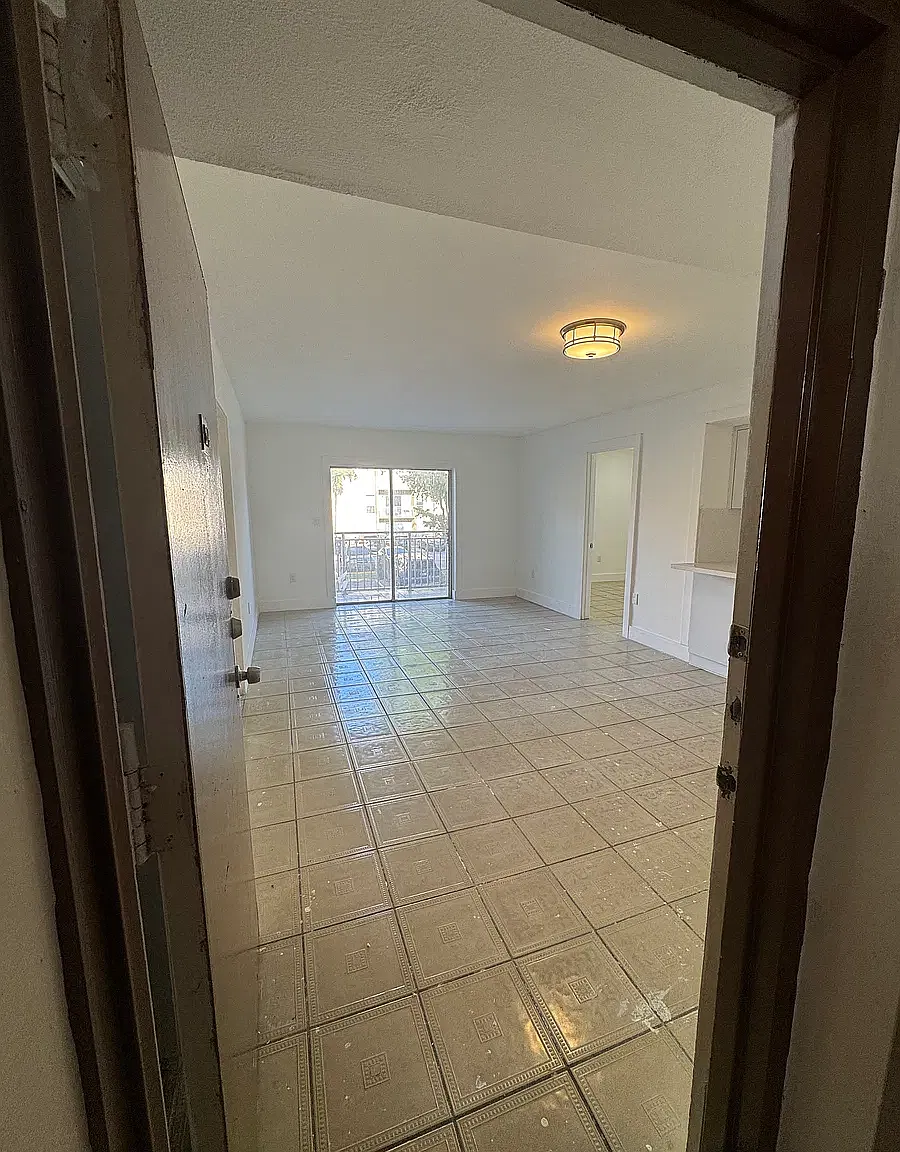 2 bed, $2,000 — Photo 2