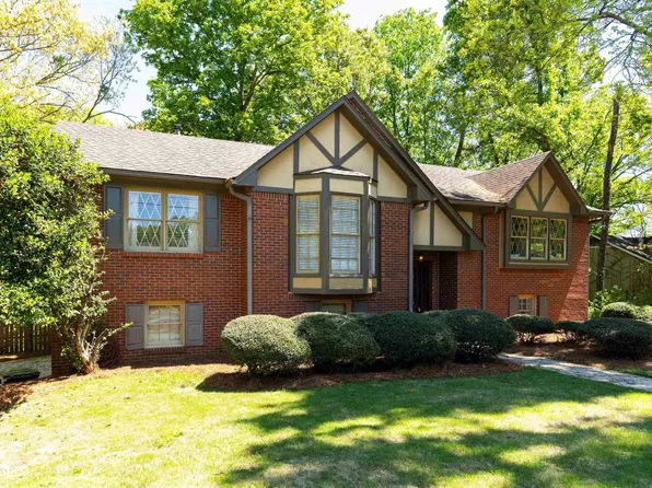 1420 E Whirlaway Cir, Helena, AL 35080