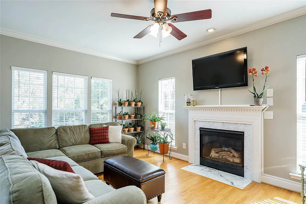 3 bed, 1820 sqft, $2,250 — Photo 2