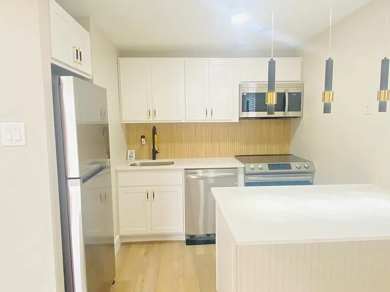 Poplar Hill Apartments — Photo 6