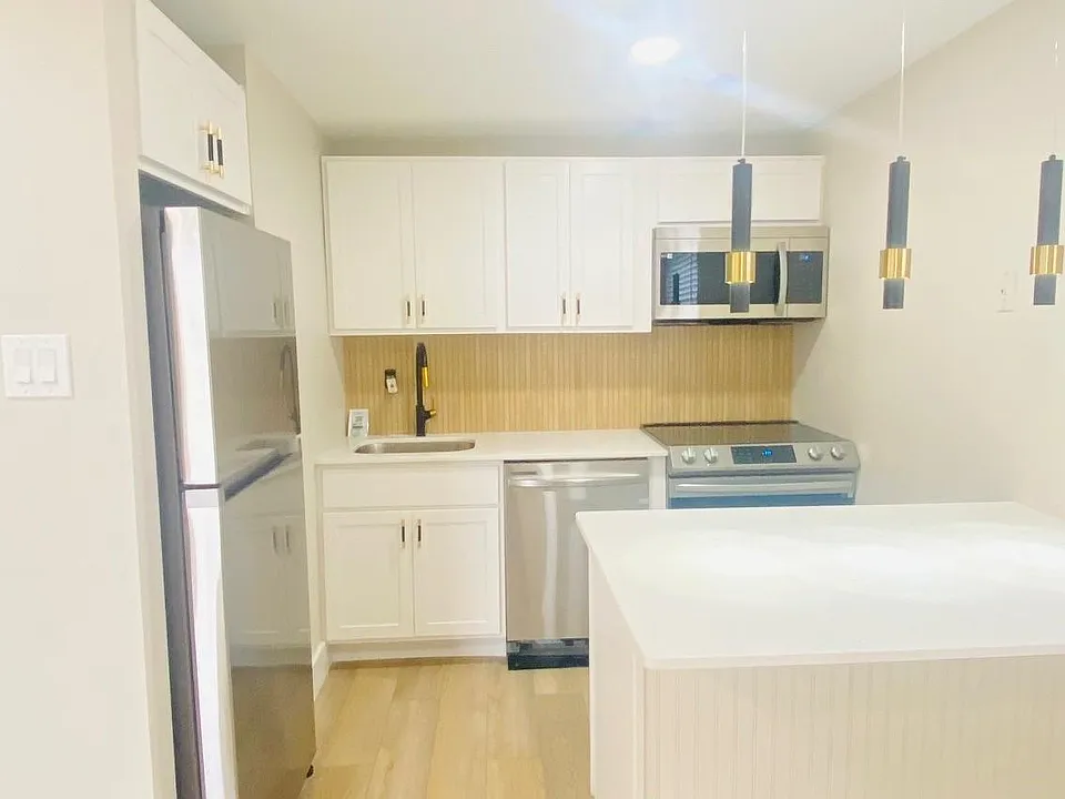 Poplar Hill Apartments