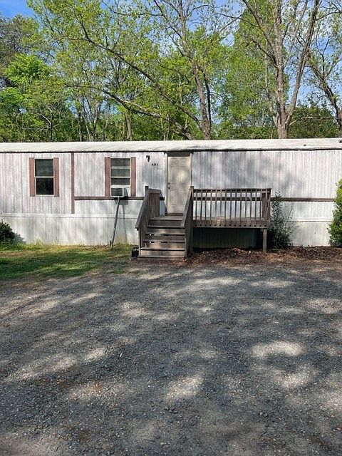 2nd image of 401 Foster Ln