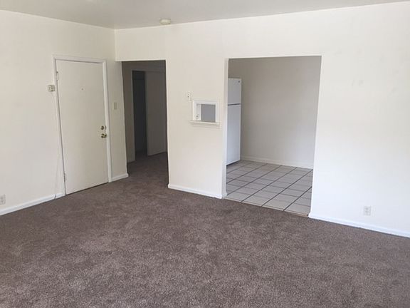 3rd image of 425 Maple St #433-2