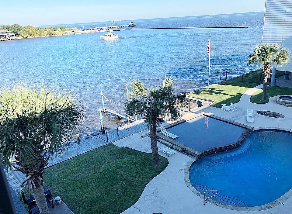 1st image of 580 Pleasure Pier Dr