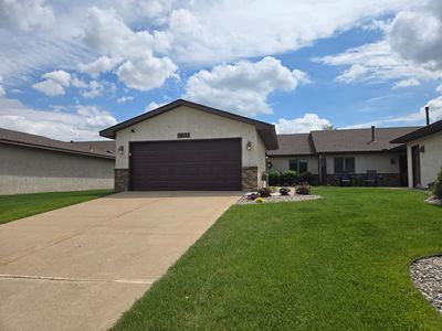 2126 Vierling Dr E, Shakopee, MN, 55379