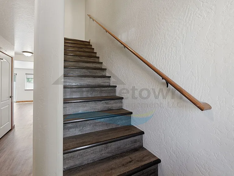 1622 E 3rd Ave — Photo 12