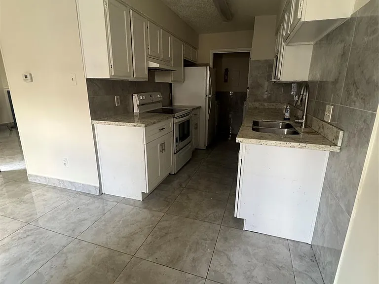 12700 Leader St #B — Photo 5
