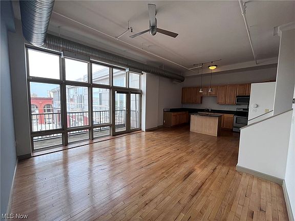 2nd image of 1951 W 26th St APT 506