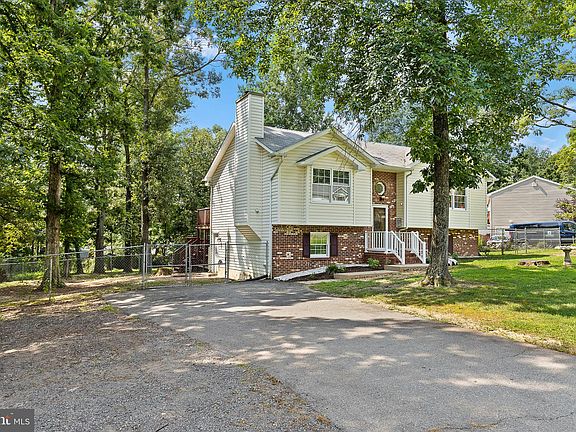 2nd image of 10417 Forest Hill Ct