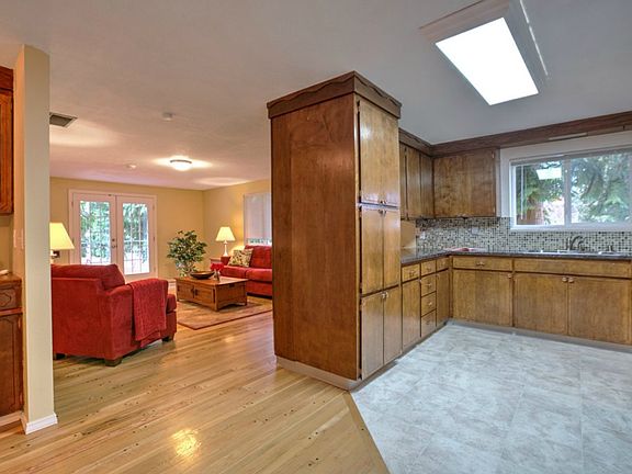 5th image of 14520 108th Avenue Ct E
