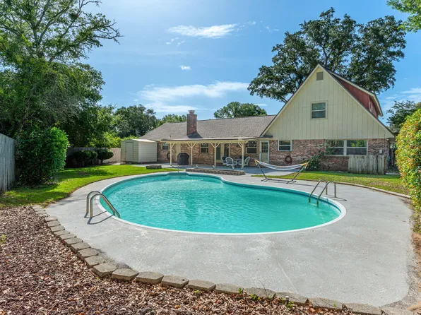 5 Ipswich Cir, Fort Walton Beach, FL 32547