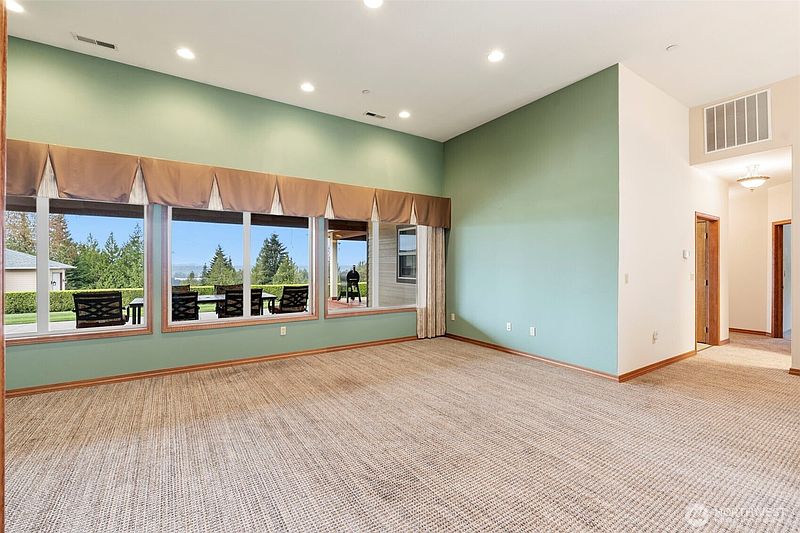 5th image of 142 Nugget Drive