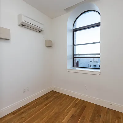 Rented by Nooklyn NYC LLC | media 49