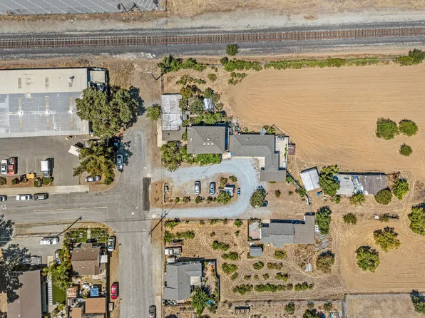 35 North St #F, San Martin, CA 95046
