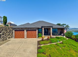 2960 NW Stacie Ct, Roseburg, OR 97471