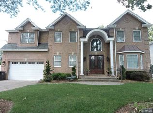 654 Victoria Ave, Paramus, NJ 07652